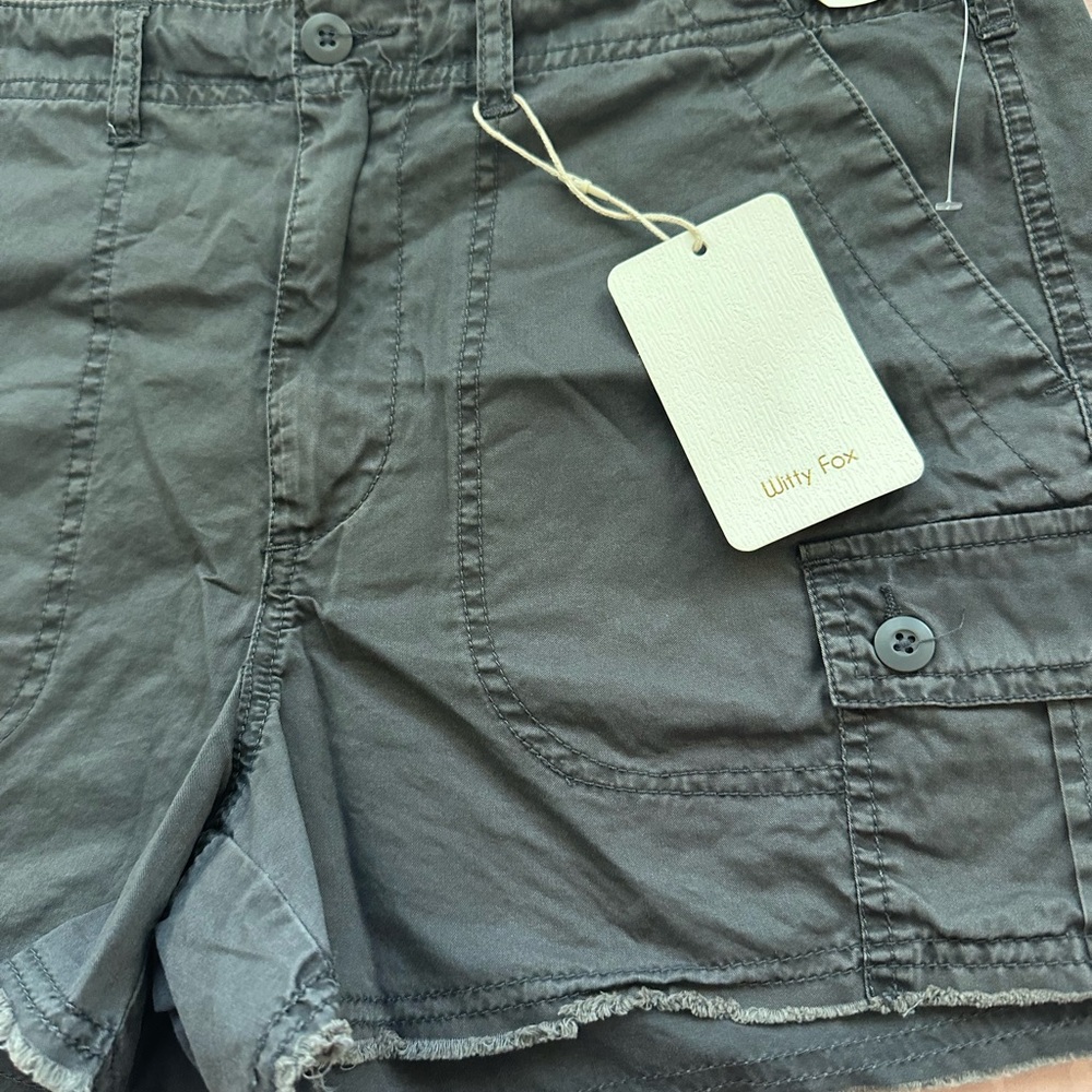 🆕Witty Fox Mid Rise Utility Shorts - Picture 4 of 12
